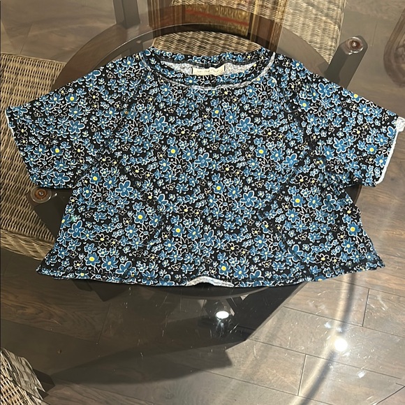 We The Free Black and Blue Floral Swing Crop T-Shirt - Picture 1 of 5